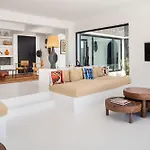 Villa La *