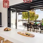 Villa La *